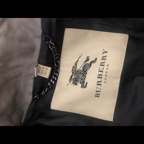 SOLD*** Burberry Gray long zip up trench coat size 10 - Picture 8 of 8